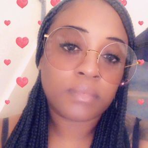 Meet your Posher, Tia